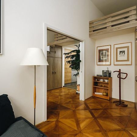 Cozy & Comfortable Apt Walking Anywhere You Want Sen プラハ エクステリア 写真