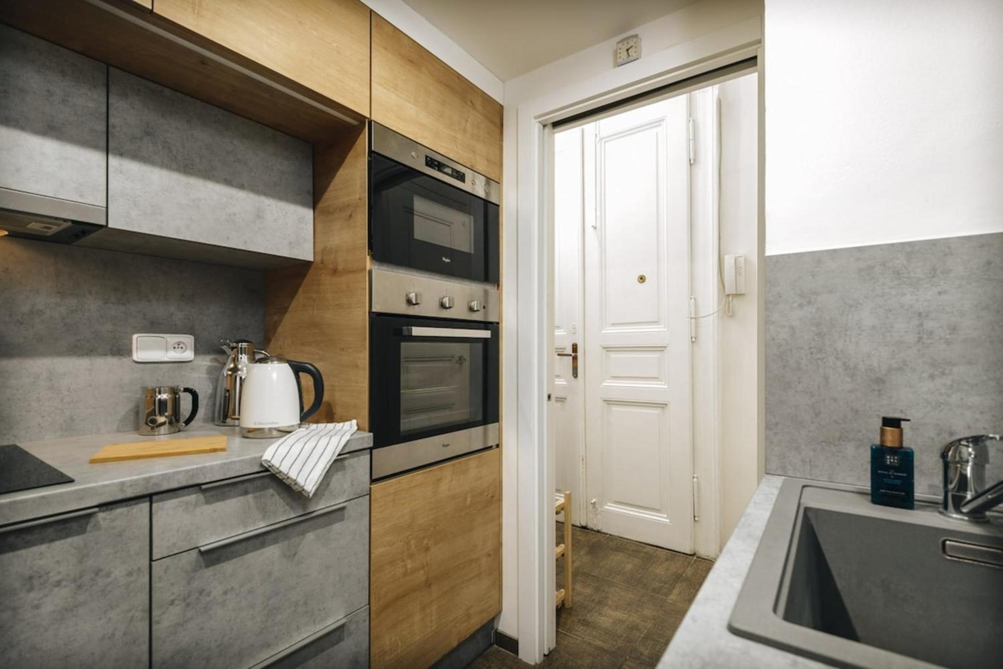 Cozy & Comfortable Apt Walking Anywhere You Want Sen プラハ エクステリア 写真
